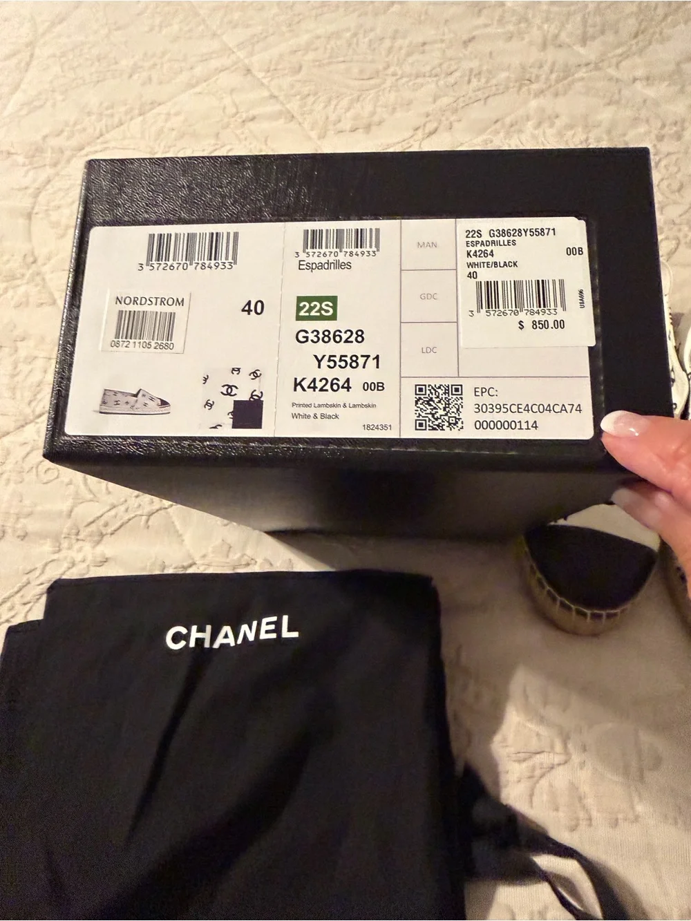 Chanel White & Black CC Espadrille Flats With shoe bags and box Used 4x